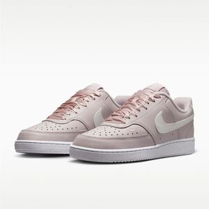 Nike Women's Court Vision Low